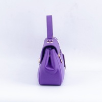 Sac à main élégant en cuir violet-Fourre-tout texturé avec fermoir en métal semi-circulaire, sac à bandoulière structuré pour femme