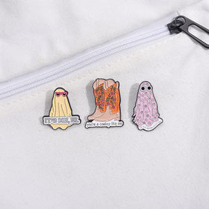 Broche originale motif <span class=keywords><strong>de</strong></span> dessin animé Accessoire chapeau <span class=keywords><strong>de</strong></span> cowboy avec insigne <span class=keywords><strong>de</strong></span> bottes à fleurs Plaquage nickel noir Gravure numérique imprimée - Product Image 2