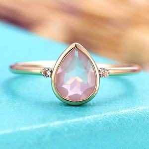 แหวนเงินแท้ 925 ประดับพลอยโทแพซสีขาวทรงลูกแพร์สำหรับผู้หญิง แหวนหมั้นประดับโรสควอตซ์ - Product Image 1