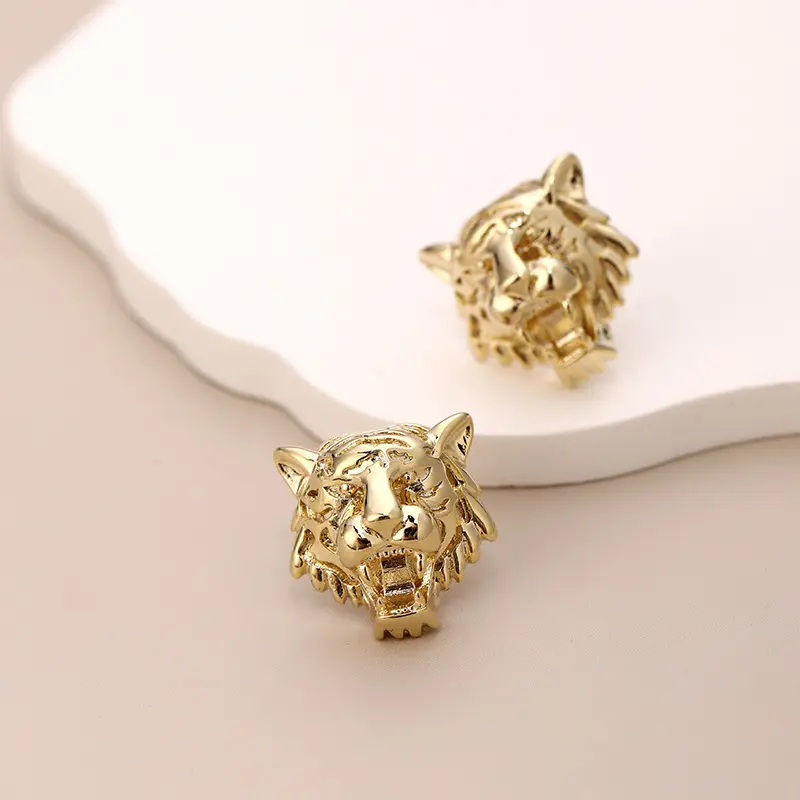 2023 Pasang Baru Mode Sederhana Retro Anting Tahun Zodiak S925 Jarum Perak Anting Kepala Harimau untuk Wanita