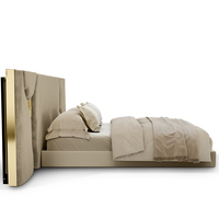 Direkt vom Hersteller: Luxuriöses Modernes Bett mit Goldpoliertem Messinggestell und Samtpolsterung für Zuhause