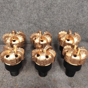 Trung Quốc Nhà máy cung cấp 6-inch PDC bit 5 lưỡi giả mạo cao mangan thép khoan thiết bị API chứng nhận nước đá khoan - Product Image 4
