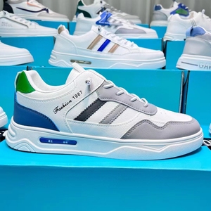 Sepatu Sneakers Pria Kasual Olahraga Grosir Berbagai Jenis untuk Pria, Sepatu Hitam Stok Bekas Sepatu Pria Second - Product Image 1