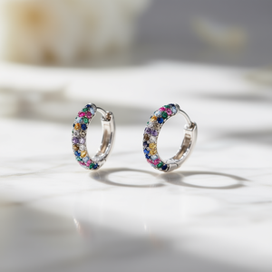 Boucles d'oreilles créoles E2404 en alliage, serties de diamants colorés taille brillant ronde, style pavé, bijoux de mode tendance pour femme, idéales pour les soirées - Product Image 2