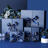 Vente en gros emballage personnalisé boîte à bijoux en papier avec fleur pour femmes cadeau avec papillon