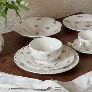 <span class=keywords><strong>Assiette</strong></span> et bol en céramique d'usine Assiettes à dessert Assiettes à dîner en porcelaine imprimée de fleurs blanches Vaisselle de restaurant Vaisselle - Product Image 1