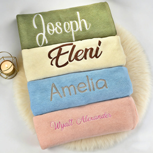 Copertina per Neonato Personalizzata in Morbido Cotone Lavorato a Maglia, Regalo Elegante per Baby Shower con Nome Stampato Esclusivo, Regalo di Benvenuto per Neonati - Product Image 4