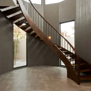 Dekorative Wendeltreppe Design Innen Holz geschwungene Treppe mit Schmiedeeisen Balustrade