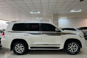 Toyota d'occasion 4.0L VX Automatique Essence SUV |   Véhicule d'occasion en promotion, livraison rapide, conduite à gauche disponible - Product Image 6