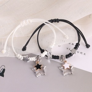 Bracelet de tissage avec pendentif à clé <span class=keywords><strong>personnalisé</strong></span> au design <span class=keywords><strong>original</strong></span> Ensemble de bijoux bracelet de <span class=keywords><strong>couple</strong></span> tendance Vente en gros - Product Image 1