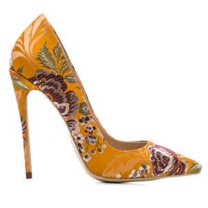 Scarpe eleganti da donna in stile cinese all'ingrosso ricamo in raso Plus Size <span class=keywords><strong>44</strong></span> tacchi alti personalizza pompe Stiletto da donna - Product Image 3