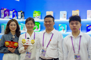 แผ่นรองซับฉี่สำหรับฝึกสุนัขและแมว ขายส่งจากโรงงาน ผลิตจากวัสดุ SAP น้ำหนักตามสั่ง วัสดุไม้และ PE - Product Image 5