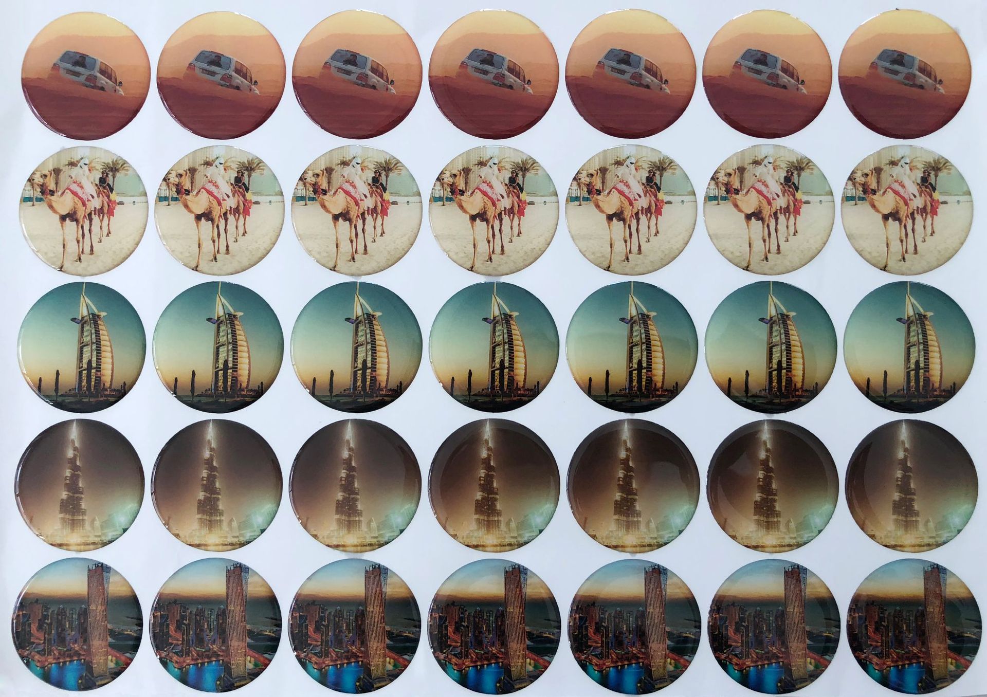 Série Dubaï (motifs aléatoires noirs/jaunes)