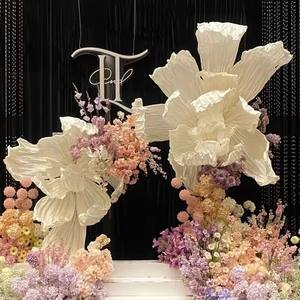 Nuevas flores de papel de boda flores de papel gigantes flores de plástico plisadas hechas a mano decoración de escena de fondo de boda grande - Product Image 3