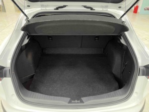 <span class=keywords><strong>Mazda</strong></span> CX-4 <span class=keywords><strong>2023</strong></span> 2.0L Automático de Dos Ruedas Motrices Edición Deportiva SkyActiv - Product Image 5