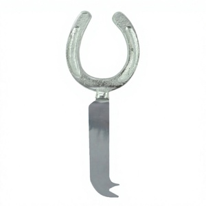 Couteau à fromage de qualité alimentaire avec manche en forme de fer à cheval, compatible lave-vaisselle, impression de logo personnalisée, couteau décoratif de style équestre pour les fêtes - Product Image 1