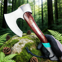Tomahawk en acier carbone forgé à la main - Hache tactique avec manche en bois sculpté pour le camping, la survie et le travail du bois