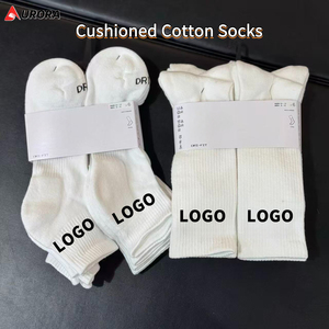 Produits phares 2026 Chaussettes de sport 6 paires Chaussettes en coton tricotées à semelle épaisse Chaussettes de basketball blanches N-k Emballage anglais pour hommes - Product Image 3
