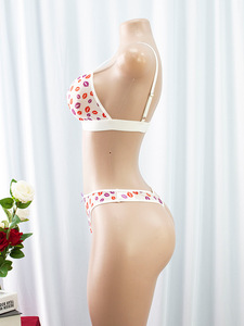 Offre Spéciale – Ensemble Lingerie 2 Pièces Sexy : Soutien-Gorge Transparent Col V Profond et Culotte, Motif Lèvres, Style Babydoll - Product Image 3