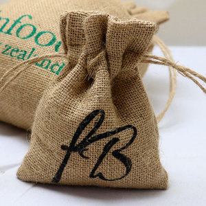 Sac à cordon en toile de jute de chanvre personnalisé Pochette cadeau pour bijoux - Product Image 2