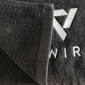 Serviette de sport et de fitness en coton épais 100% avec logo brodé personnalisé, couleur personnalisée noir et blanc - Product Image 6