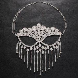 Masque <span class=keywords><strong>de</strong></span> mascarade exagéré entièrement orné <span class=keywords><strong>de</strong></span> diamants pour femme, avec chaîne faciale et voile en <span class=keywords><strong>strass</strong></span> - Product Image 3