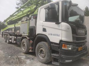 Bomba de Concreto Usada ZOOMLION de 56m con Motor Diésel y Componente de Motor Principal - Product Image 2