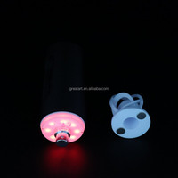 Flacon de parfum LED magnétique, atomiseur de parfum personnalisé pour les commodités hôtelières, comptoir de bar, cadeau, voyage, vente au détail, présentation