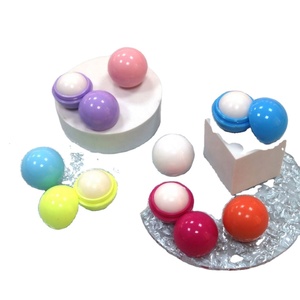 Baume à lèvres rond aux saveurs fruitées pour enfants - Hydratant et nourrissant, cadeau personnalisé avec un design de dessin animé - Product Image 3