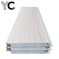 Panneau décoratif métallique en mousse de polyuréthane ignifuge et écologique pour l'isolation des murs extérieurs, des chambres froides et des ateliers