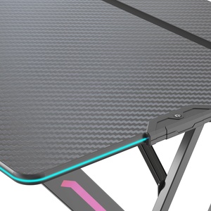 Bureaux de jeu pour l'e-sport avec support en V, nouvelle conception, autocollants personnalisables, réglage électrique de la hauteur avec éclairage d'ambiance - Product Image 5