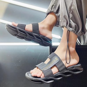 <span class=keywords><strong>2022</strong></span> nuevas zapatillas <span class=keywords><strong>de</strong></span> verano para exteriores para <span class=keywords><strong>hombre</strong></span>, sandalias antideslizantes con diseño <span class=keywords><strong>de</strong></span> <span class=keywords><strong>chanclas</strong></span> para ropa <span class=keywords><strong>de</strong></span> invierno - Product Image 6