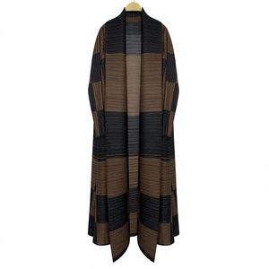 Abaya de satén estilo seda para mujer al por mayor, vestido largo musulmán de manga larga, elegante moda modesta de Dubái, ropa islámica para mujer. - Product Image 1