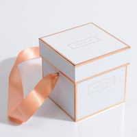 Boîtes cadeaux personnalisées d'usine, couvercle, boîte à fleurs carrée de luxe, petite boîte en carton, emballage avec ruban et poignée