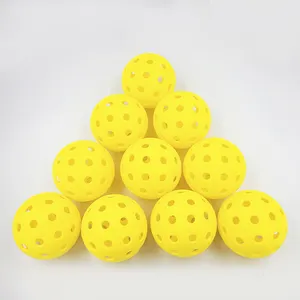 גבוהה באיכות OEM מותאם אישית לוגו מקורה Pickleball כדורי כדור pickleball 40 חורים PP דפוס הזרקה pickleball כדורי