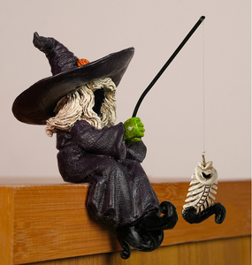 Petite sorcière d'Halloween en résine pour aquarium, objet décoratif au design contemporain pour Pâques, Nouvel An, Noël, poisson - Product Image 1