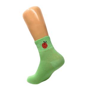 Calcetines tobilleros de algodón para mujer, finos, transpirables, informales, con diseño de frutas bordadas, para verano, 3 pares - Product Image 5