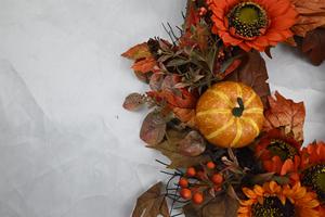 Guirnalda de Otoño de Halloween personalizada de 24 pulgadas para colgar en la puerta, coronas de vid decoradas con calabaza - Product Image 6