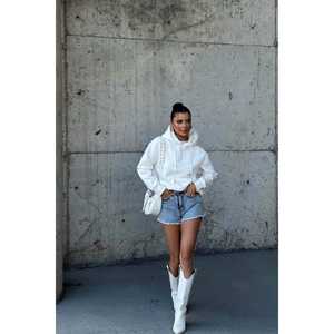 Sudadera con Capucha Bordada Eyyo Blanca para Mujer - Product Image 2