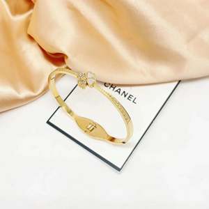 สร้อยข้อมือเครื่องรางแฟชั่น X-A1015-E035G - Product Image 1