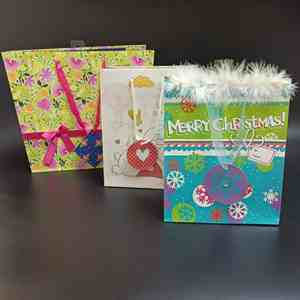 Bolsas de Regalo de Cartón Personalizables SP3371 con Cinta, Estampado en Caliente, Impresión Personalizada, Reciclables, Estilo Navideño - Product Image 1