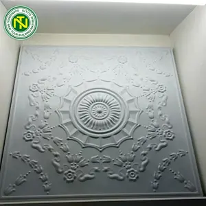 Panel langit-langit ditahan pola ubin langit-langit berlubang antik timbul aluminium Aloi persegi Modern bunga 3D Putih