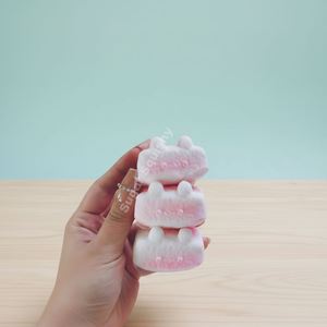 ของเล่นบีบสี่เหลี่ยมรูปแมวน้อยสีชมพูน่ารัก ขนาด 6 ซม. ทำจาก PU นุ่มพิเศษ บรรเทาความเครียด เหมาะสำหรับเด็กและผู้ใหญ่ ใช้เวลาว่างเพื่อผ่อนคลาย - Product Image 3