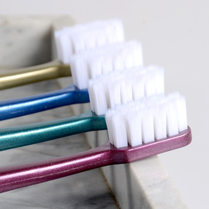 Cepillos de dientes de viaje con cerdas suaves y cabezal pequeño, manuales, para adultos, uso doméstico, paquete individual - Product Image 2