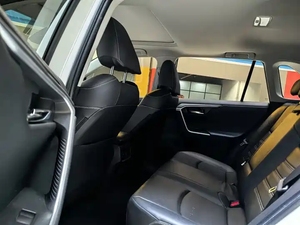 Fabriqué en Chine 2021 <span class=keywords><strong>Toyota</strong></span> <span class=keywords><strong>RAV4</strong></span> 2.0L CVT 4WD SUV Neuf d'occasion Économique en carburant 6.3L Haute technologie Apple CarPlay Abordable - Product Image 6