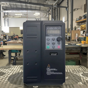 Variador de Frecuencia RIQNO A500 220V Monofásico a 380V Trifásico, 1.5KW-15KW 4KW PMSM VFD, Control Vectorial, IP20 para Motor - Product Image 1