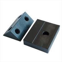 Pièces métalliques personnalisées en acier allié noir traité par usinage CNC, utilisées pour les installations de lignes de production automatisées
