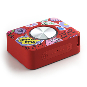 Haut-parleur Bluetooth portable V5.3 avec lumière RGB, étanche IPX5, autonomie de 6h, personnalisation OEM/ODM pour usage extérieur - Product Image 6