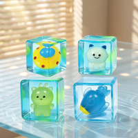 Vente en gros de jouets anti-stress en TPR qui brillent dans le noir, en forme de cube de glace monstre, avec logo personnalisé pour enfants et adultes