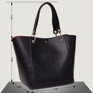 Sac fourre-tout rétro en cuir PU pour femme, style européen et américain, grande taille, fermeture à rabat, usage quotidien, tendance, toutes saisons, logo personnalisé - Product Image 4
